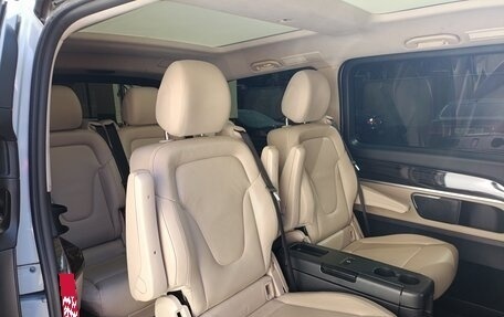 Mercedes-Benz V-Класс, 2019 год, 4 870 000 рублей, 6 фотография