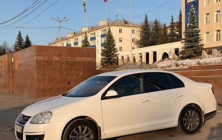 Volkswagen Jetta VI, 2010 год, 700 000 рублей, 4 фотография