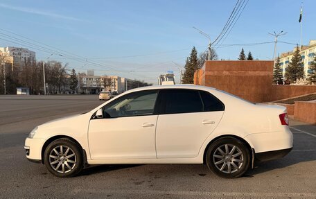 Volkswagen Jetta VI, 2010 год, 700 000 рублей, 6 фотография