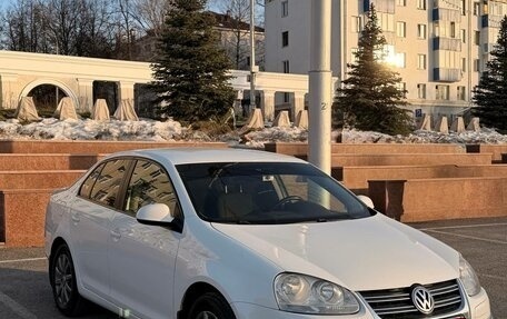 Volkswagen Jetta VI, 2010 год, 700 000 рублей, 2 фотография