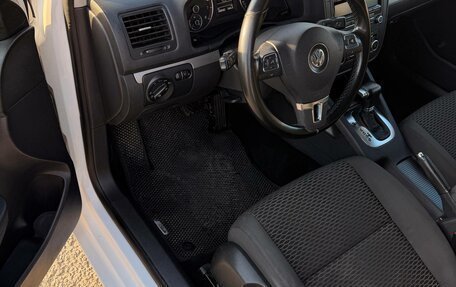 Volkswagen Jetta VI, 2010 год, 700 000 рублей, 13 фотография