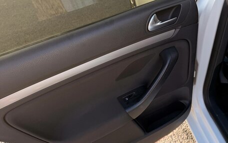 Volkswagen Jetta VI, 2010 год, 700 000 рублей, 21 фотография