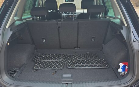 Volkswagen Tiguan II, 2018 год, 2 200 000 рублей, 4 фотография