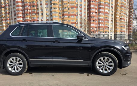 Volkswagen Tiguan II, 2018 год, 2 200 000 рублей, 14 фотография