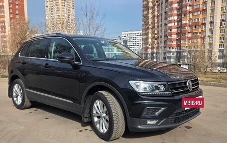 Volkswagen Tiguan II, 2018 год, 2 200 000 рублей, 15 фотография