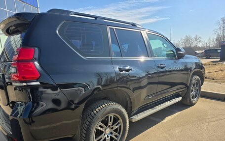 Toyota Land Cruiser Prado 150 рестайлинг 2, 2018 год, 5 100 000 рублей, 3 фотография