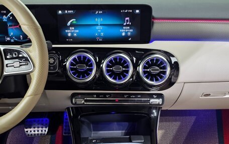 Mercedes-Benz A-Класс, 2022 год, 2 520 000 рублей, 14 фотография