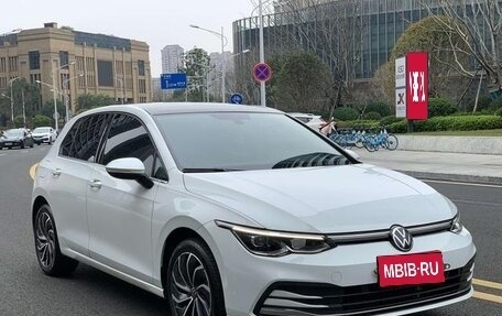 Volkswagen Golf VIII, 2022 год, 1 785 000 рублей, 1 фотография