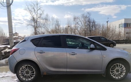 Opel Astra J, 2011 год, 650 000 рублей, 5 фотография