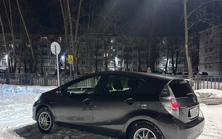 Toyota Aqua I, 2014 год, 870 000 рублей, 4 фотография