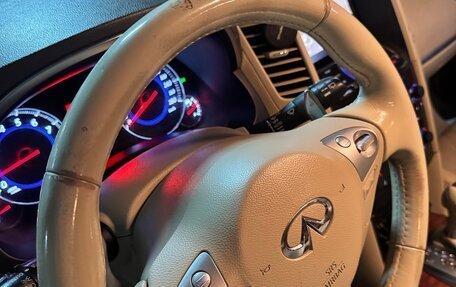 Infiniti FX II, 2011 год, 1 600 000 рублей, 15 фотография