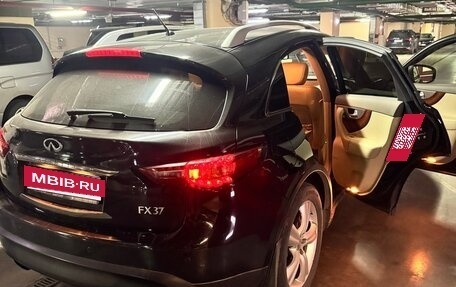 Infiniti FX II, 2011 год, 1 600 000 рублей, 19 фотография