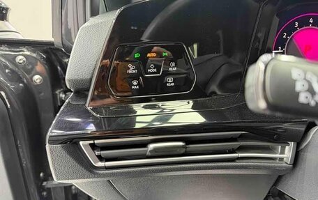 Volkswagen Golf VIII, 2022 год, 2 320 000 рублей, 21 фотография