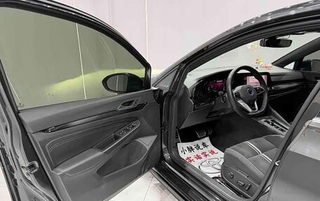Volkswagen Golf VIII, 2022 год, 2 320 000 рублей, 19 фотография