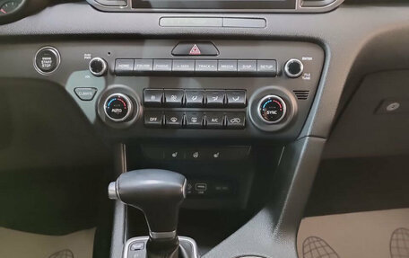 KIA Sportage IV рестайлинг, 2018 год, 2 240 000 рублей, 13 фотография