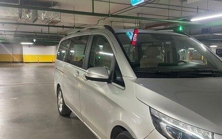 Mercedes-Benz V-Класс, 2015 год, 4 000 000 рублей, 2 фотография
