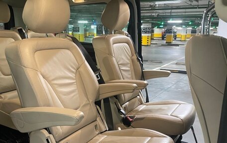 Mercedes-Benz V-Класс, 2015 год, 4 000 000 рублей, 10 фотография