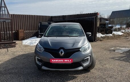 Renault Kaptur I рестайлинг, 2017 год, 1 200 000 рублей, 2 фотография