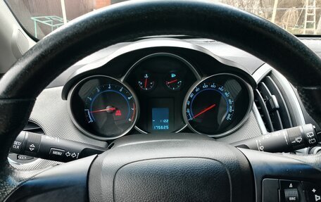 Chevrolet Cruze II, 2013 год, 850 000 рублей, 2 фотография