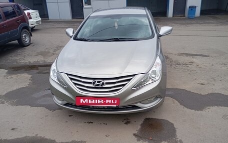 Hyundai Sonata VI, 2011 год, 1 100 000 рублей, 3 фотография