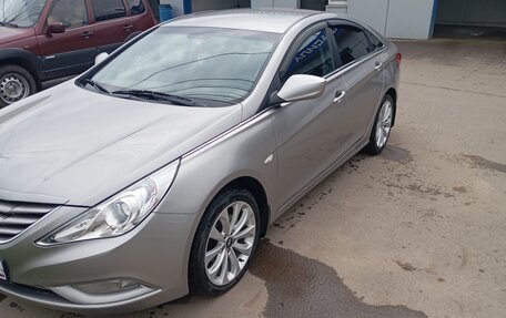 Hyundai Sonata VI, 2011 год, 1 100 000 рублей, 17 фотография