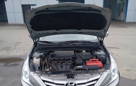 Hyundai Sonata VI, 2011 год, 1 100 000 рублей, 16 фотография