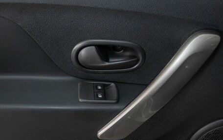 Renault Logan II, 2019 год, 1 088 000 рублей, 16 фотография