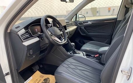 Volkswagen Tiguan II, 2022 год, 2 773 000 рублей, 4 фотография