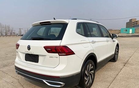 Volkswagen Tiguan II, 2022 год, 2 773 000 рублей, 15 фотография