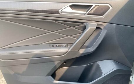 Volkswagen Tiguan II, 2022 год, 2 773 000 рублей, 11 фотография