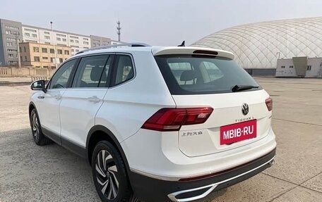 Volkswagen Tiguan II, 2022 год, 2 773 000 рублей, 13 фотография