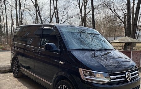Volkswagen Multivan T6 рестайлинг, 2016 год, 4 400 000 рублей, 2 фотография