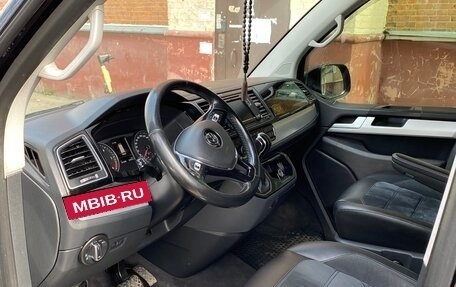 Volkswagen Multivan T6 рестайлинг, 2016 год, 4 400 000 рублей, 7 фотография