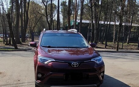 Toyota RAV4, 2018 год, 2 345 000 рублей, 9 фотография