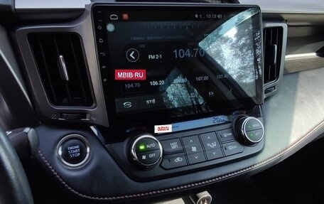 Toyota RAV4, 2018 год, 2 345 000 рублей, 4 фотография