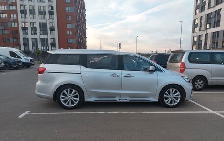 KIA Carnival III, 2018 год, 2 897 000 рублей, 5 фотография