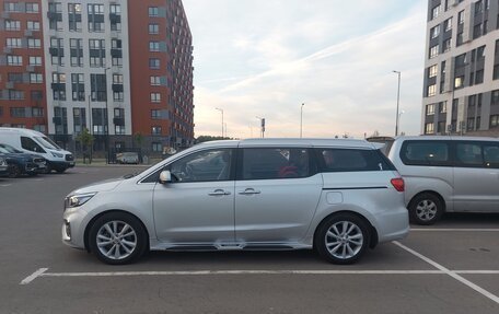 KIA Carnival III, 2018 год, 2 897 000 рублей, 6 фотография
