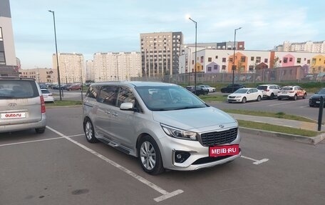 KIA Carnival III, 2018 год, 2 897 000 рублей, 2 фотография