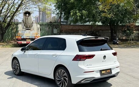 Volkswagen Golf VIII, 2023 год, 1 750 000 рублей, 2 фотография