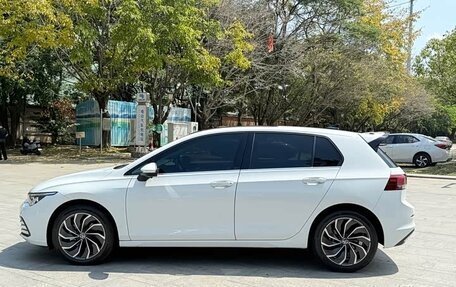 Volkswagen Golf VIII, 2023 год, 1 750 000 рублей, 6 фотография