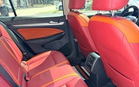 Volkswagen Golf VIII, 2023 год, 1 750 000 рублей, 18 фотография