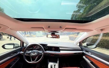 Volkswagen Golf VIII, 2023 год, 1 750 000 рублей, 15 фотография