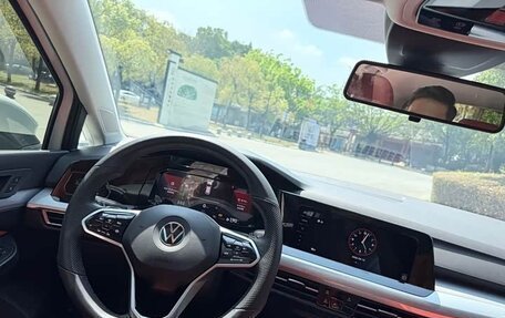 Volkswagen Golf VIII, 2023 год, 1 750 000 рублей, 11 фотография