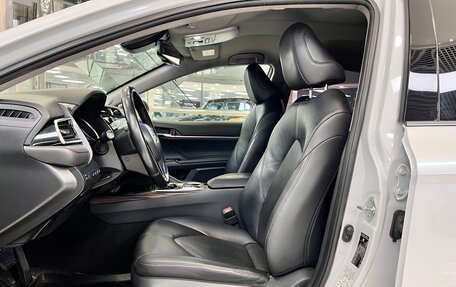 Toyota Camry, 2018 год, 2 998 000 рублей, 10 фотография