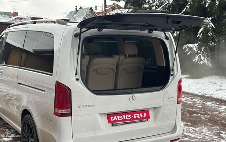 Mercedes-Benz V-Класс, 2021 год, 6 799 999 рублей, 14 фотография