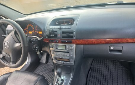 Toyota Avensis III рестайлинг, 2006 год, 800 000 рублей, 14 фотография