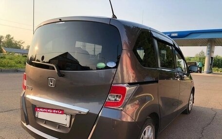 Honda Freed I, 2011 год, 950 000 рублей, 2 фотография