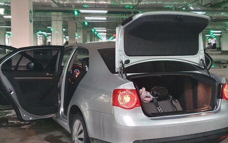 Volkswagen Jetta VI, 2010 год, 950 000 рублей, 3 фотография