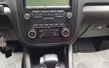 Volkswagen Jetta VI, 2010 год, 950 000 рублей, 11 фотография