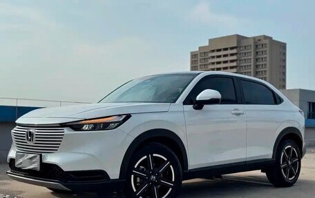 Honda Vezel, 2023 год, 2 295 000 рублей, 2 фотография